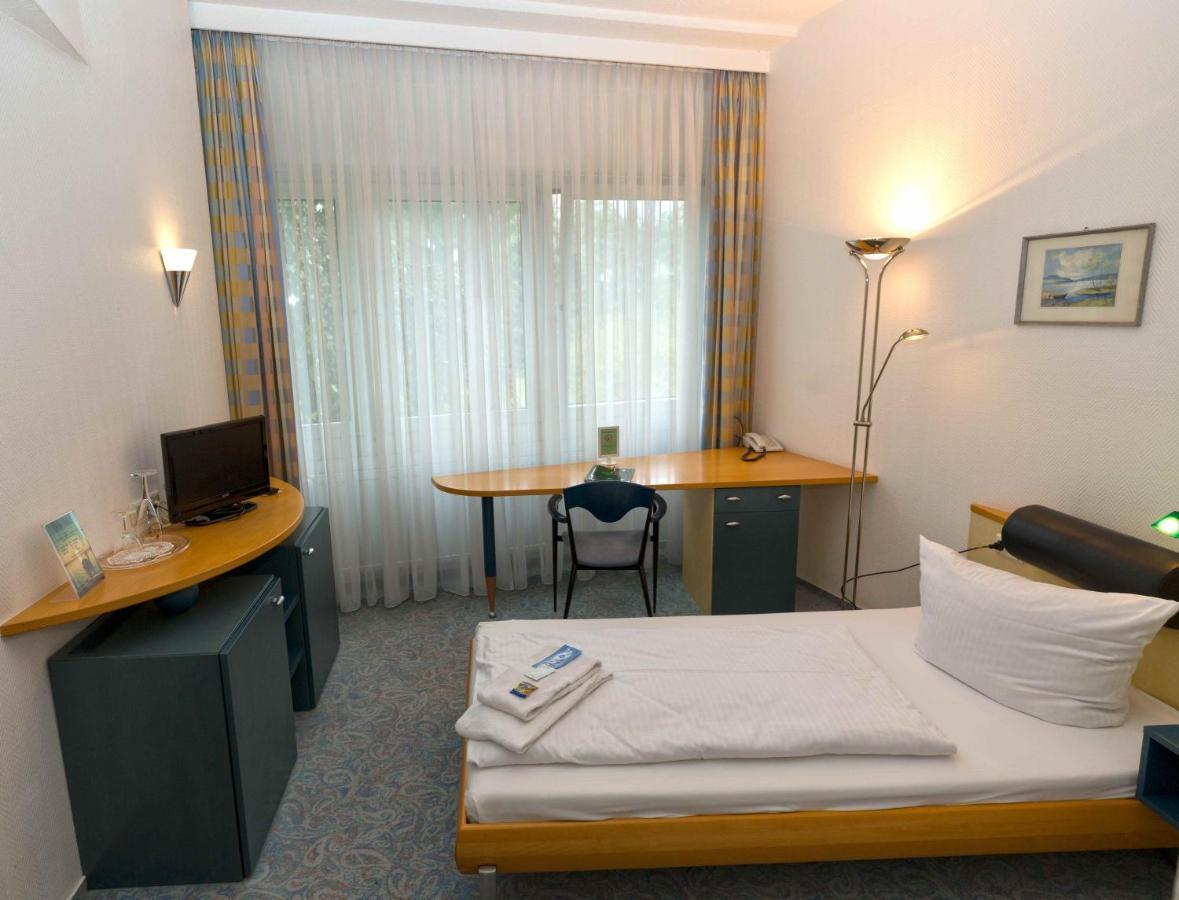 Seepark Hotel Am Wandlitzsee Екстериор снимка