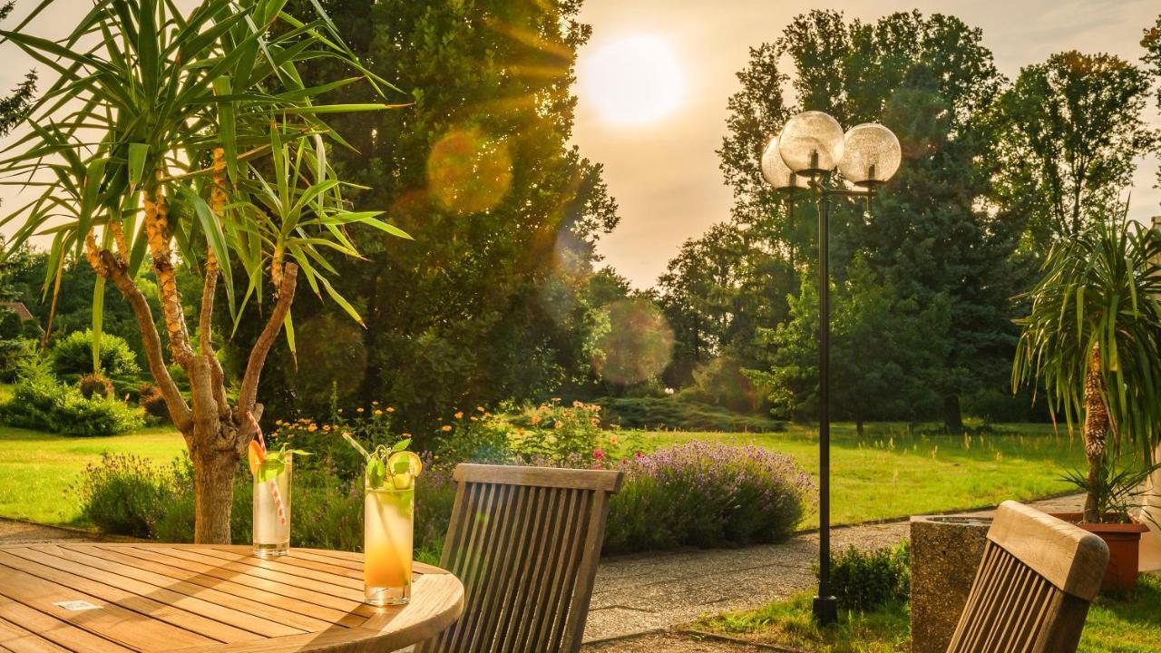 Seepark Hotel Am Wandlitzsee Екстериор снимка