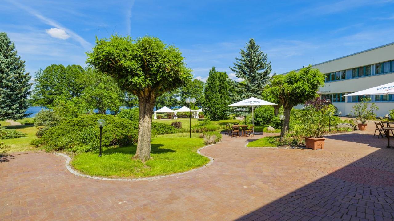 Seepark Hotel Am Wandlitzsee Екстериор снимка