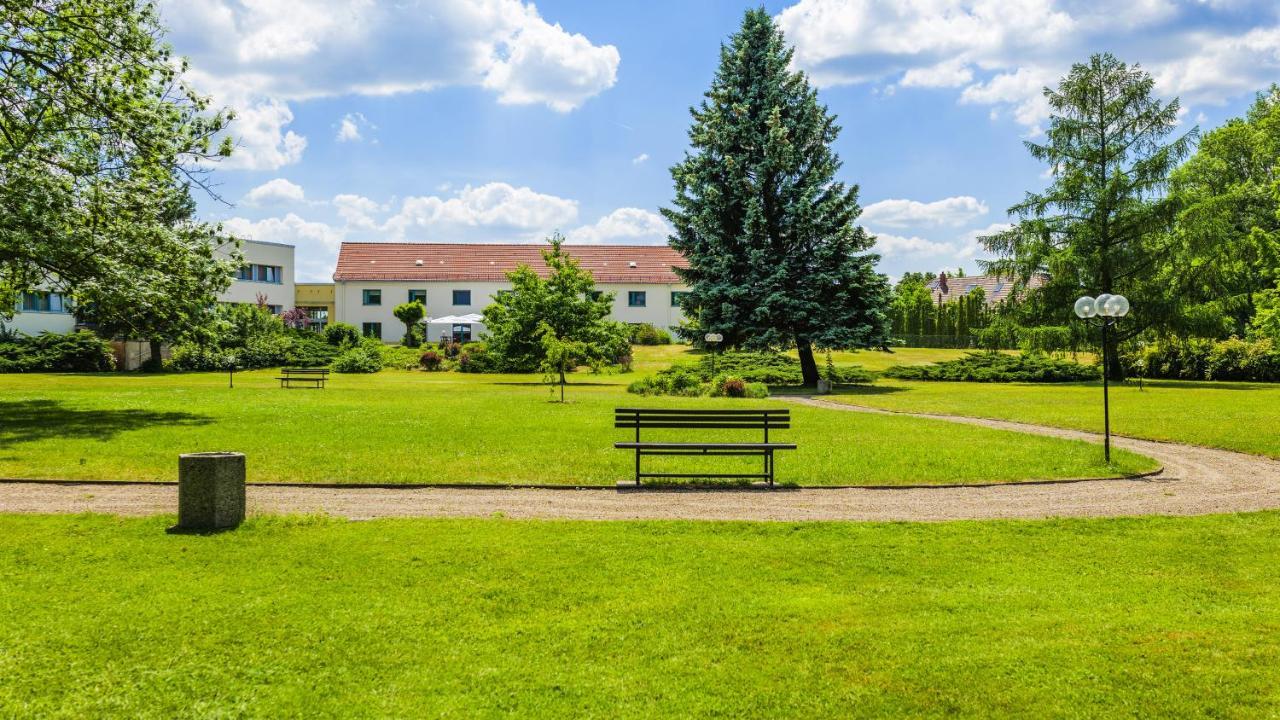 Seepark Hotel Am Wandlitzsee Екстериор снимка