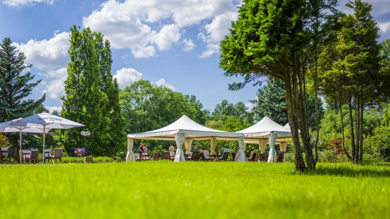 Seepark Hotel Am Wandlitzsee Екстериор снимка